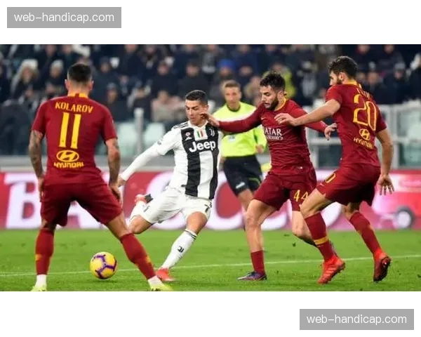 意大利足球金融报告显示,意甲20家俱乐部总营收连续三年增长,但转播收入占比下降 意大利足球金融报告显示,意甲20家俱乐部总营收连续三年增长,但转播收入占比下降